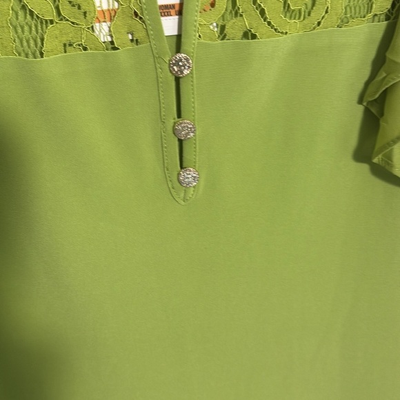 Anne Klein Green Ruffled Blouse with Lace Neckline - Picture 3 of 5